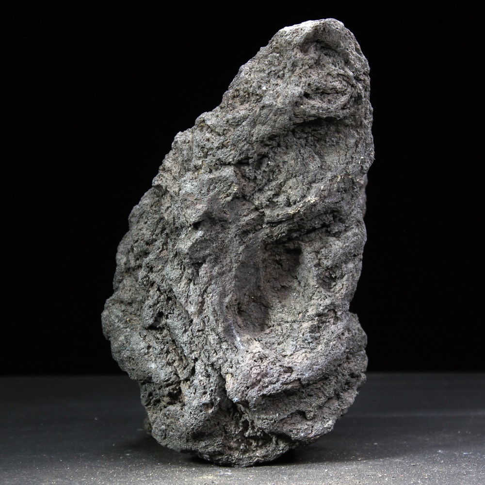 高濾過溶岩 大型溶岩石 L W23cm x D18cm x H14cm 1.7kg 黒系