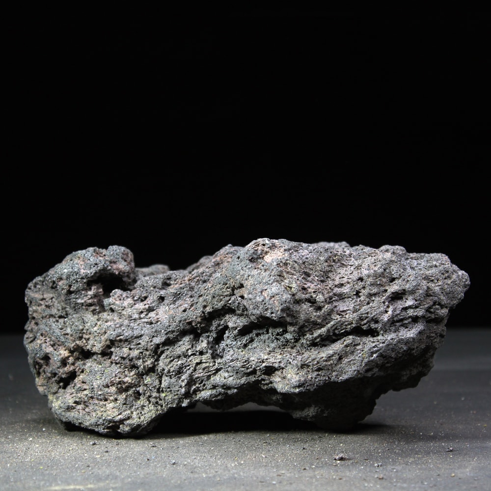 高濾過溶岩 大型溶岩石 L W22cm x D14cm x H10cm 1.2kg 黒系