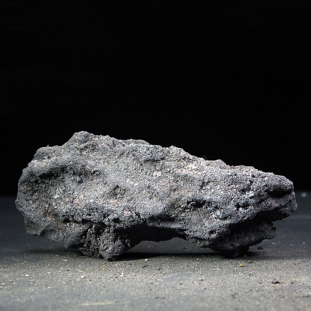 高濾過溶岩 大型溶岩石 L W21cm x D10cm x H8cm 0.7kg 黒系