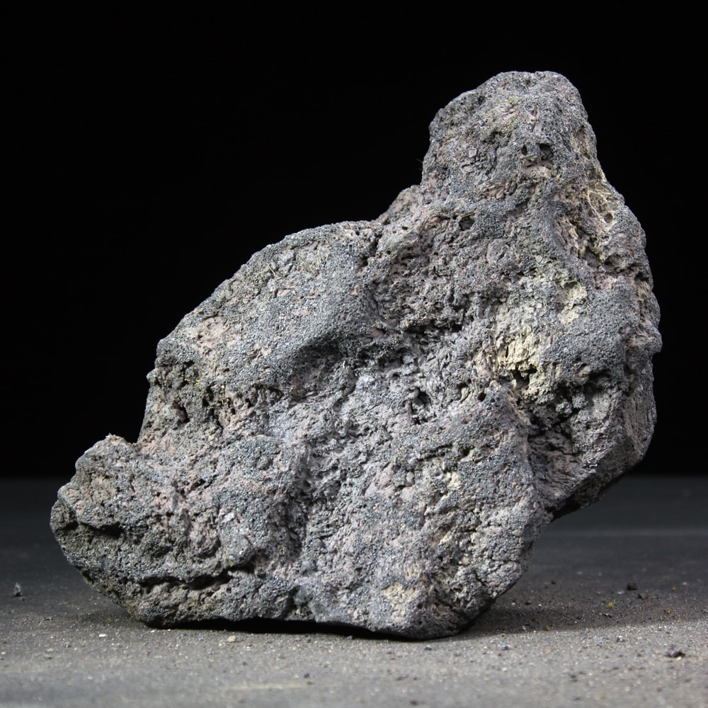 高濾過溶岩 大型溶岩石 L W21cm x D13cm x H7cm 1kg 黒系