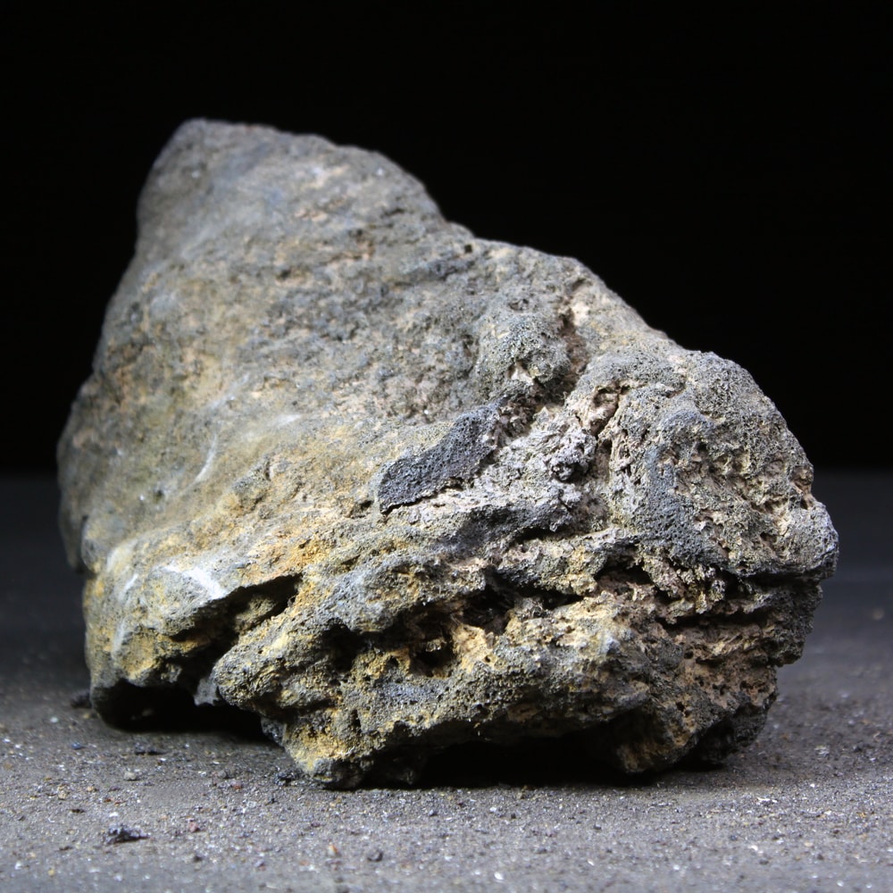 高濾過溶岩 大型溶岩石 L W22cm x D11cm x H11cm 0.9kg 黄系